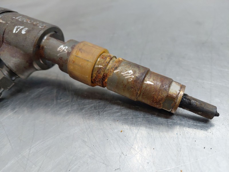 Recambio de inyector para peugeot partner kasten active referencia OEM IAM   