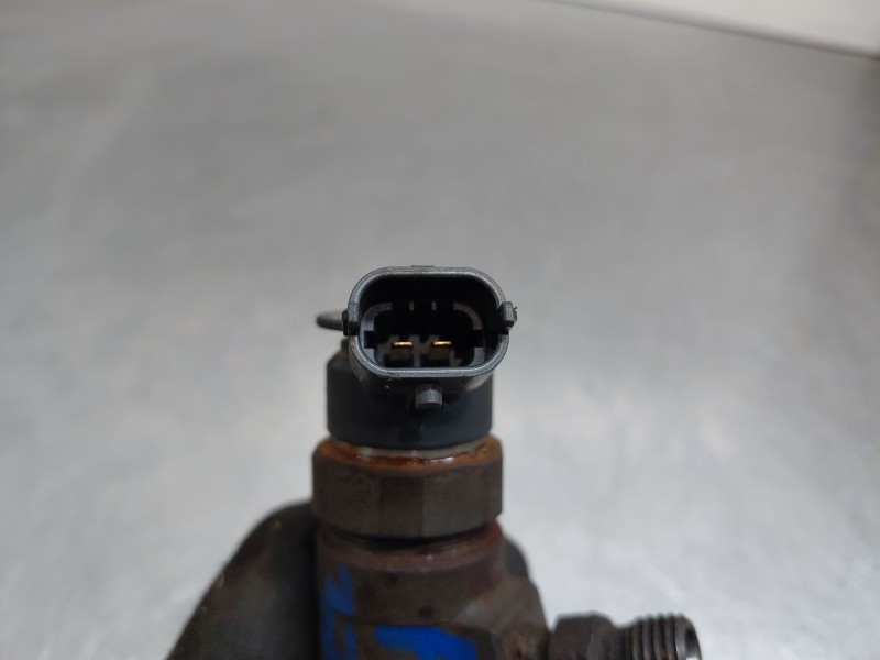 Recambio de inyector para peugeot partner kasten active referencia OEM IAM   