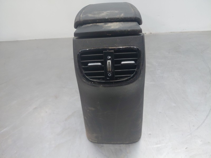 Recambio de apoyabrazos central para kia xceed tech referencia OEM IAM   