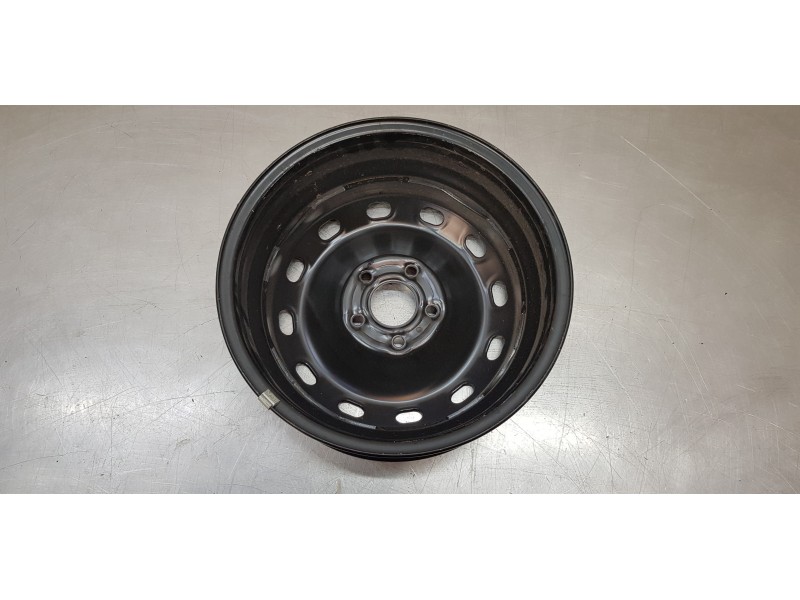 Recambio de llanta para nissan primastar cerrada referencia OEM IAM 7700307014  