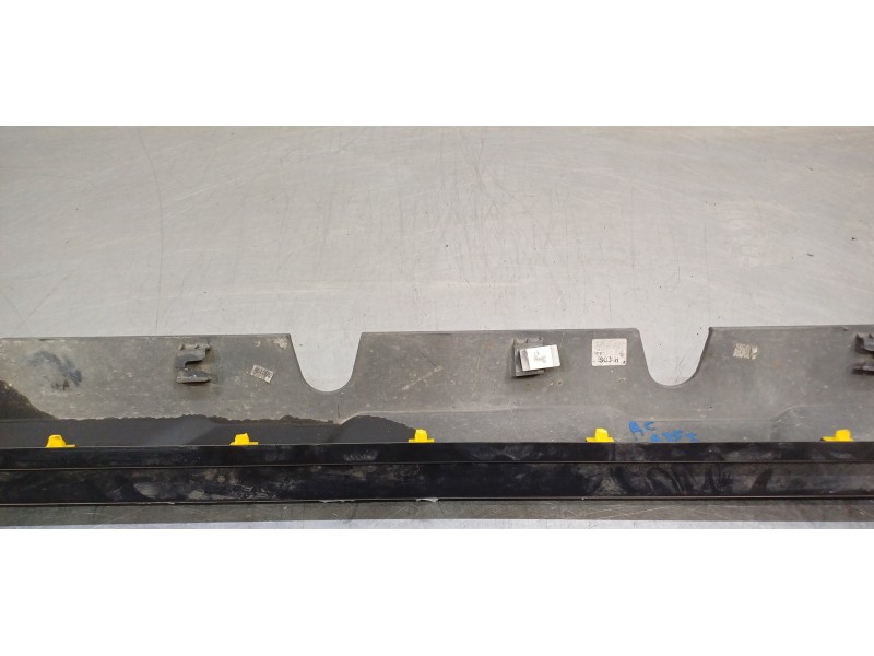 Recambio de faldon lateral para hyundai kona klass 2wd referencia OEM IAM 87751J9500PGY  