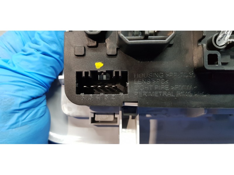 Recambio de luz interior para jeep renegade limited 4x2 referencia OEM IAM 735672874  