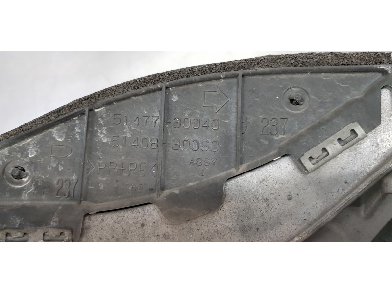 Recambio de puente delantero para lexus is 300h referencia OEM IAM 5120130140  