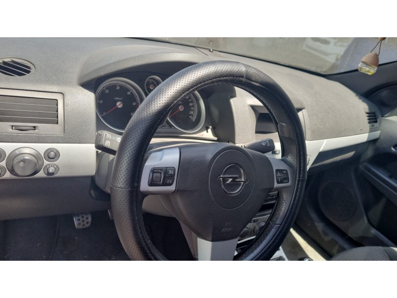 opel astra gtc del año 2008