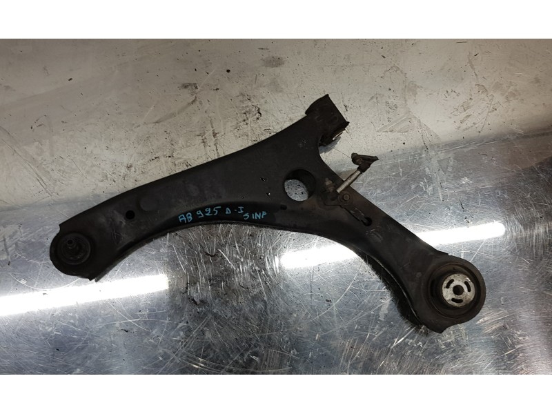 Recambio de brazo suspension inferior delantero izquierdo para chrysler grand voyager limited referencia OEM IAM 4766911AE  