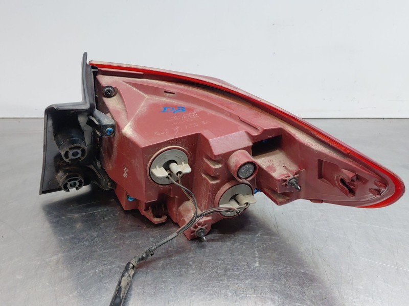 Recambio de piloto trasero izquierdo para kia stonic (ybcuv) drive referencia OEM IAM 92401H8400  