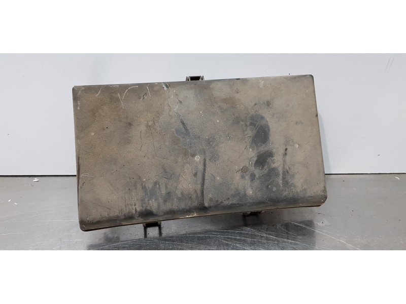 Recambio de caja reles / fusibles para toyota land cruiser (j12) 3.0 turbodiesel referencia OEM IAM 8266260170  