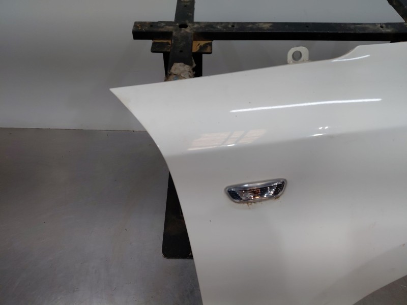 Recambio de aleta delantera derecha para kia carens iv 1.7 crdi referencia OEM IAM   