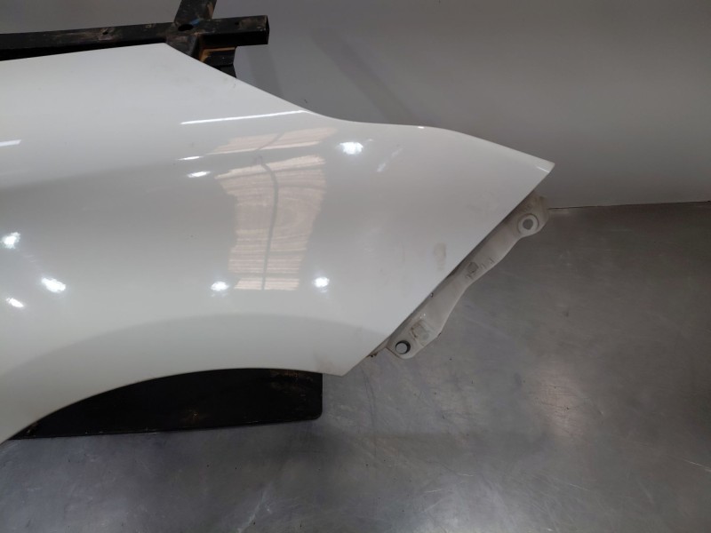 Recambio de aleta delantera derecha para kia carens iv 1.7 crdi referencia OEM IAM   