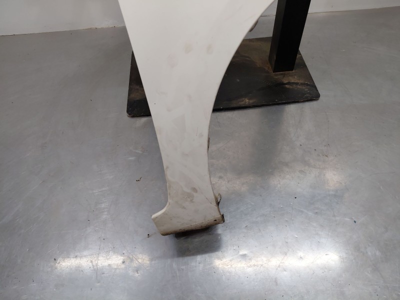 Recambio de aleta delantera derecha para kia carens iv 1.7 crdi referencia OEM IAM   