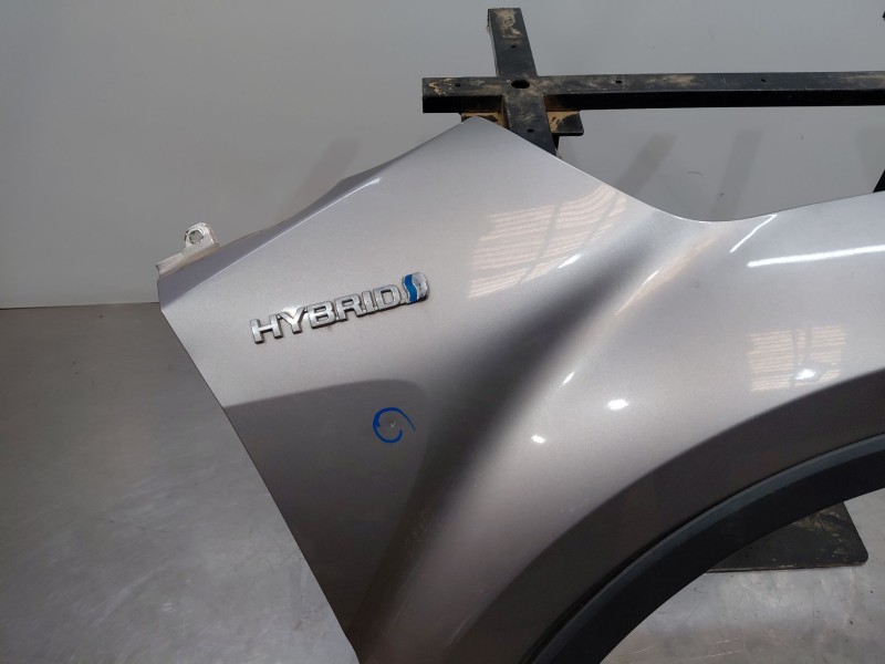 Recambio de aleta delantera derecha para toyota c-hr hybrid referencia OEM IAM   