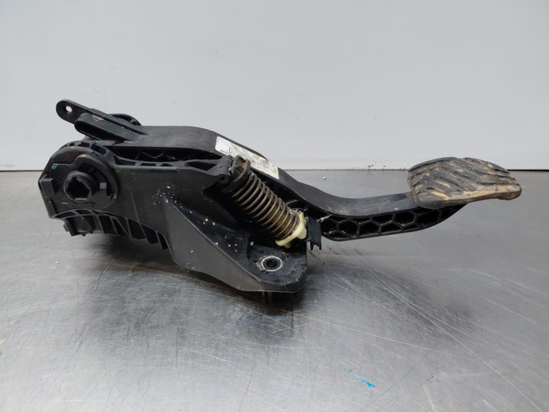 Recambio de pedal embrague para nissan juke (f16) tekna referencia OEM IAM   