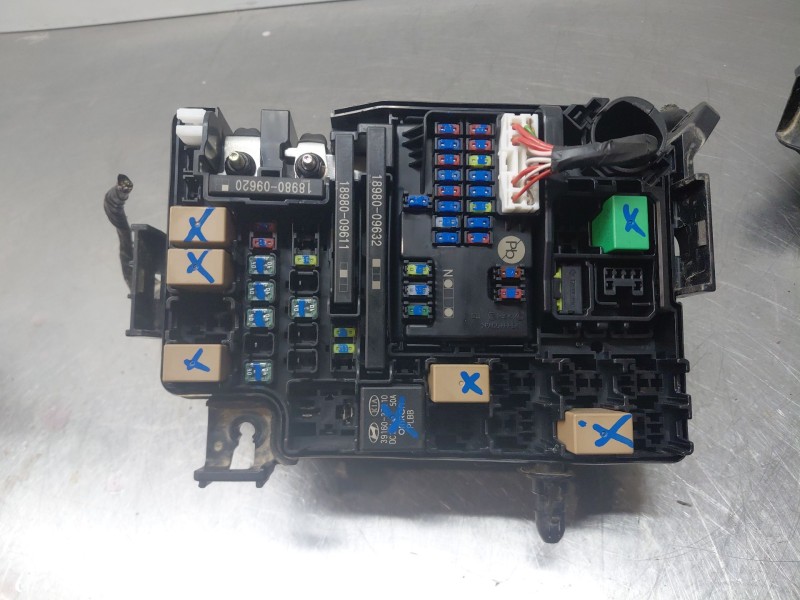 Recambio de caja reles / fusibles para kia xceed tech referencia OEM IAM   
