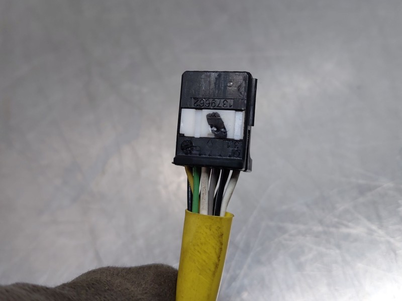 Recambio de retrovisor derecho para renault captur techno referencia OEM IAM   