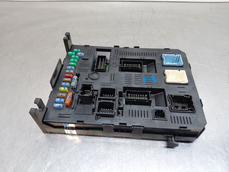 Recambio de caja reles / fusibles para citroën c4 grand picasso sx referencia OEM IAM   