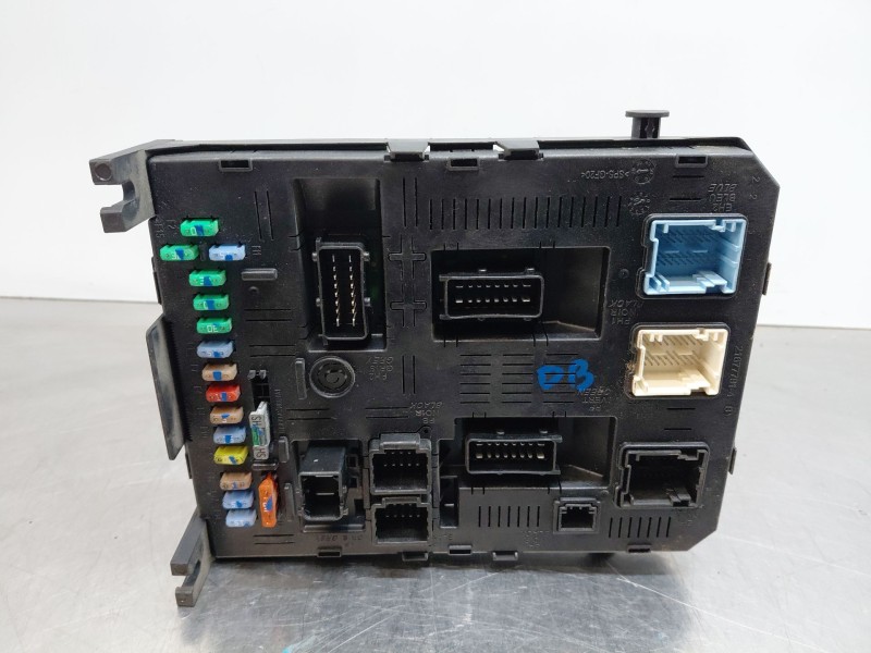 Recambio de caja reles / fusibles para citroën c4 grand picasso sx referencia OEM IAM   