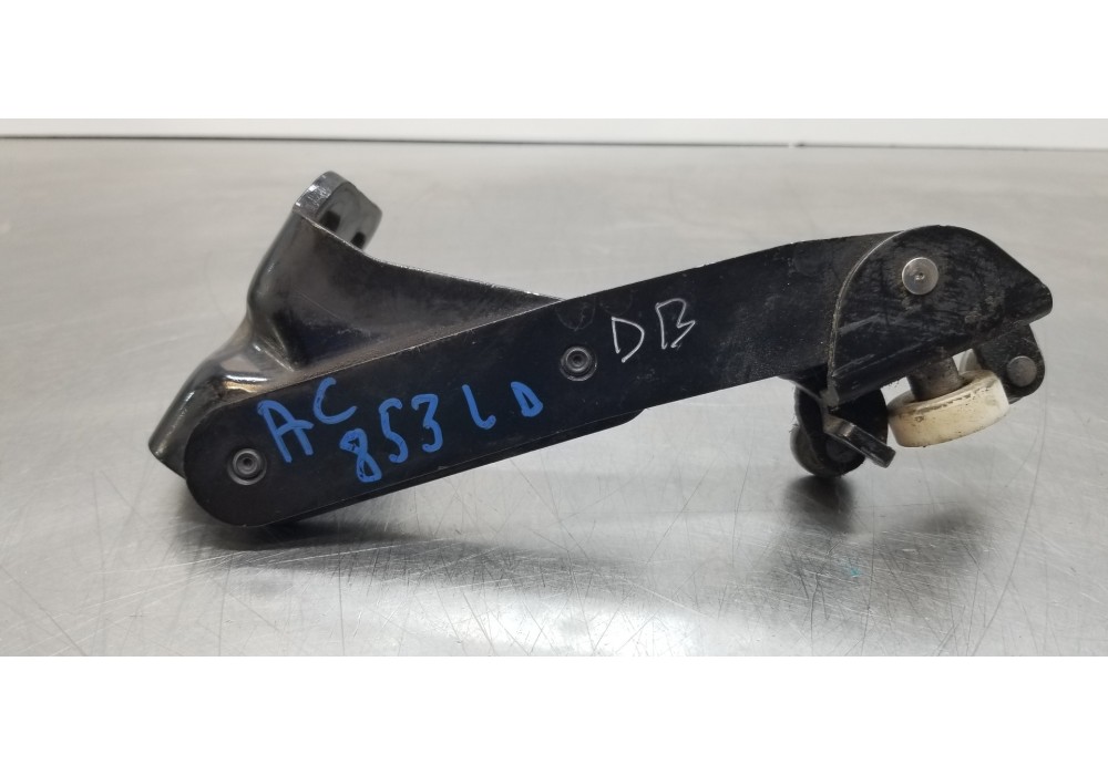 Recambio de soporte / guia puerta corredera para volkswagen caddy furgón/kombi kombi referencia OEM IAM 2K0843398B  