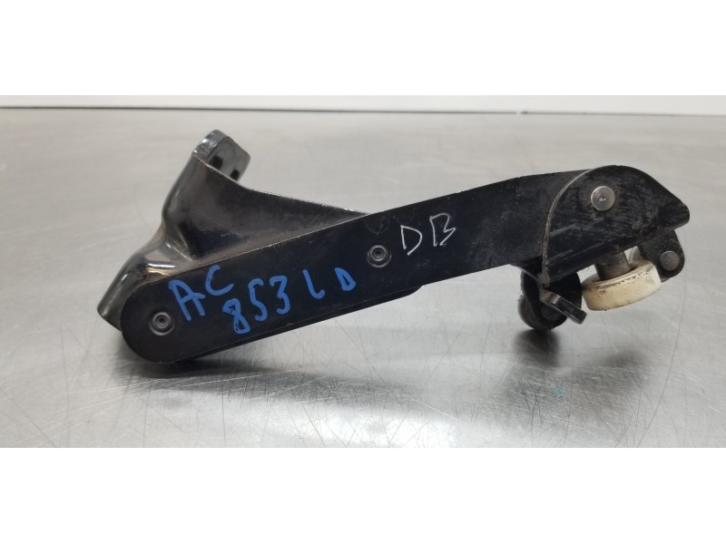 Recambio de soporte / guia puerta corredera para volkswagen caddy furgón/kombi kombi referencia OEM IAM 2K0843398B  