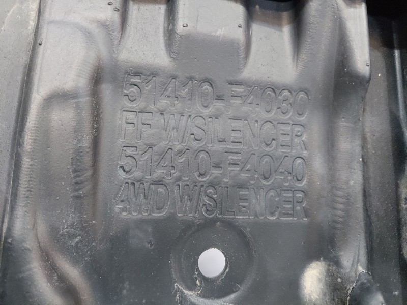 Recambio de cubrecarter para toyota c-hr hybrid referencia OEM IAM   