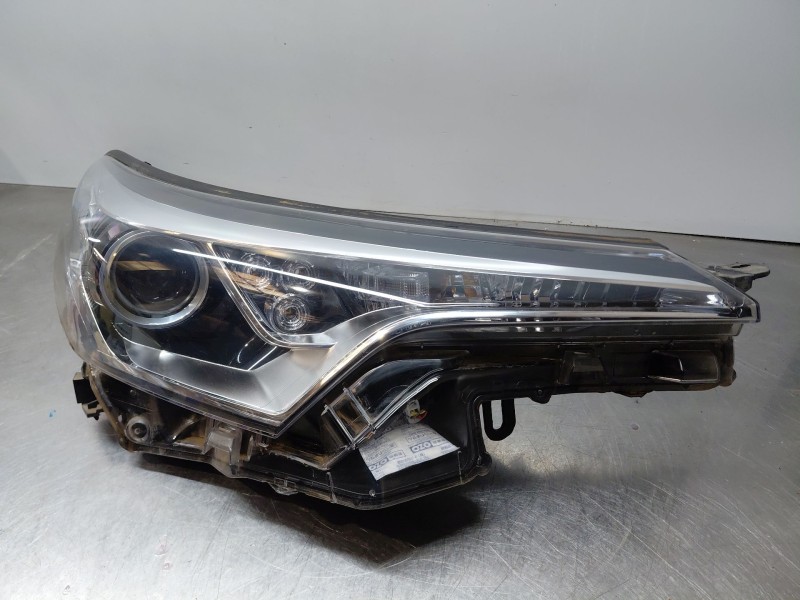 Recambio de faro derecho para toyota c-hr hybrid referencia OEM IAM   