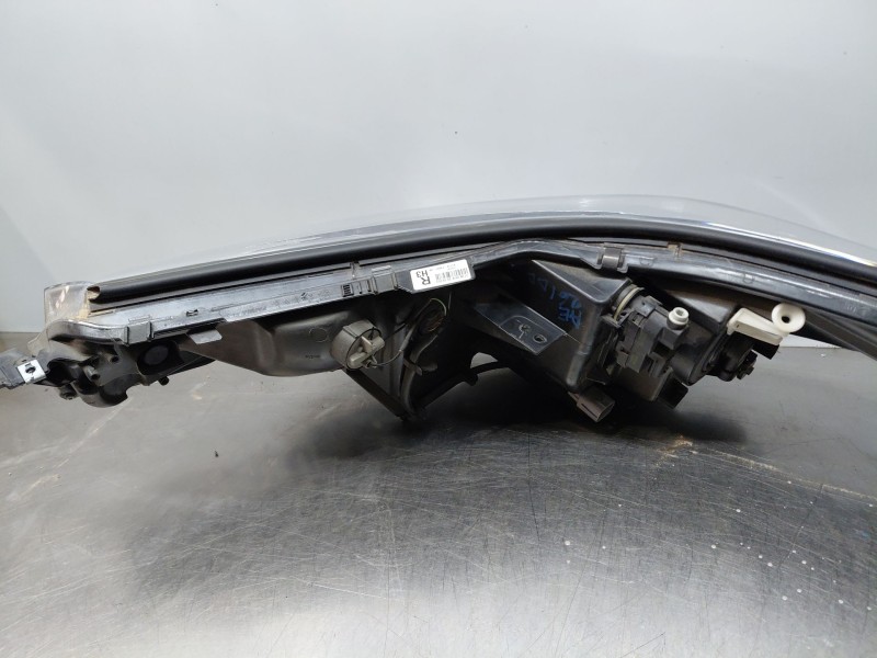 Recambio de faro derecho para toyota c-hr hybrid referencia OEM IAM   