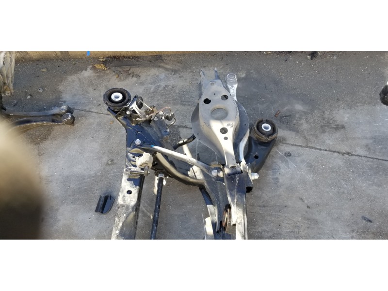 Recambio de puente trasero para lexus is 300h referencia OEM IAM 5120630142   Recambio de puente trasero para lexus is 300h referencia OEM IAM 5120630142