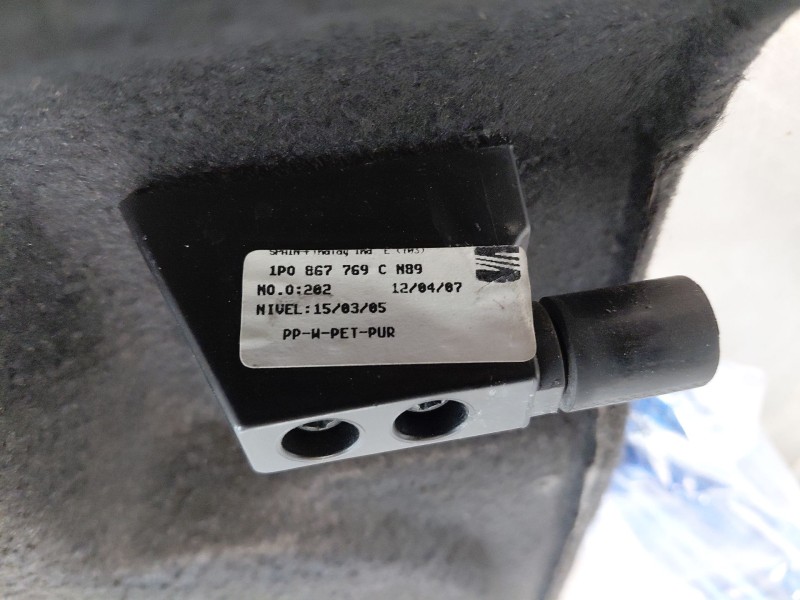 Recambio de bandeja trasera para seat leon (1p1) 1.9 tdi referencia OEM IAM   