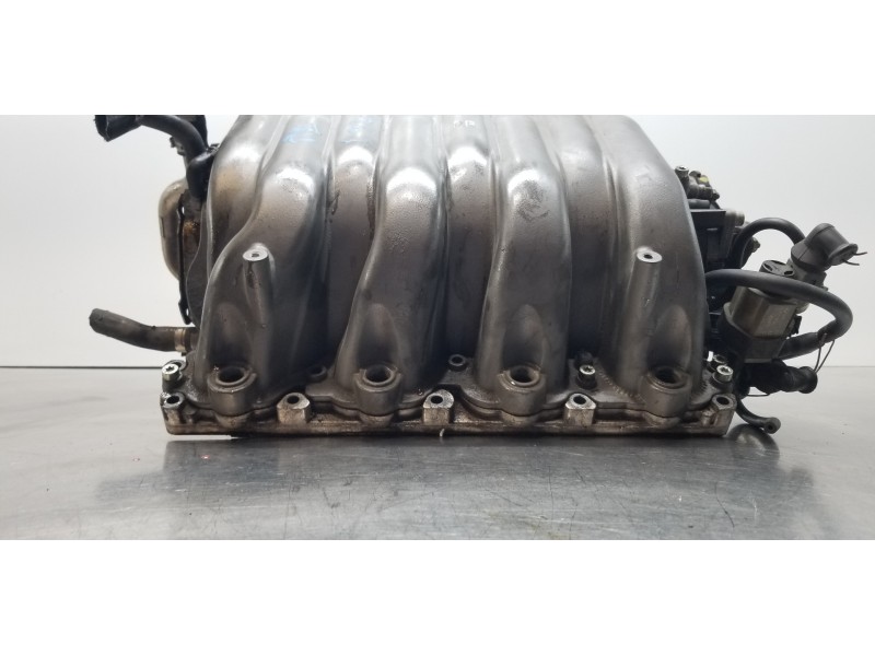 Recambio de colector admision para audi a8 (4e2) 4.2 quattro referencia OEM IAM 077133185BS  