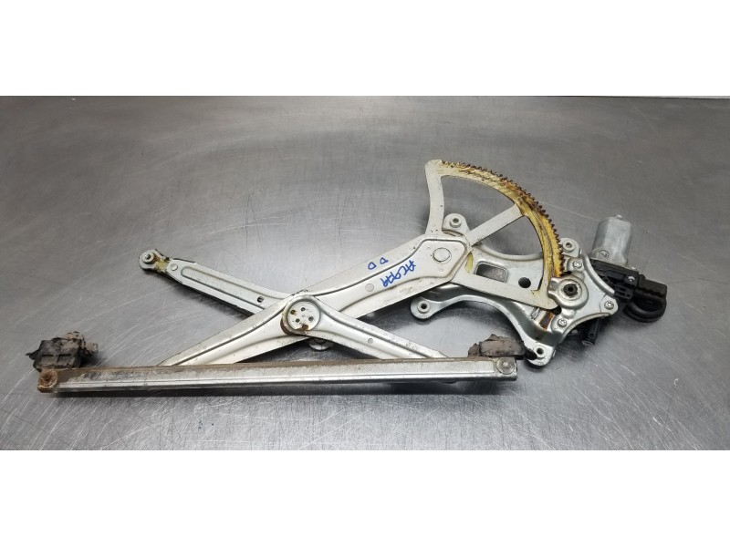 Recambio de elevalunas delantero derecho para toyota hilux (kun) extra cab 4x4 referencia OEM IAM 698100K040 857100K010  Recambio de elevalunas delantero derecho para toyota hilux (kun) extra cab 4x4 referencia OEM IAM 698100K040 857100K010