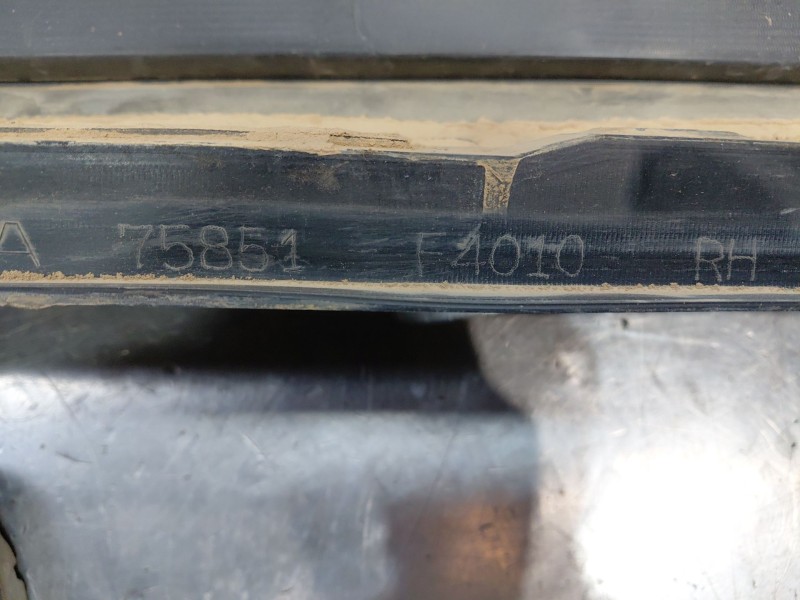 Recambio de faldon lateral para toyota c-hr hybrid referencia OEM IAM   