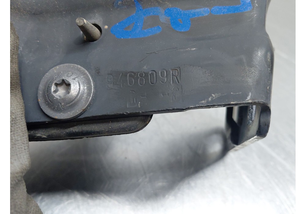 Recambio de soporte / guia puerta corredera para renault master iii furgón referencia OEM IAM   