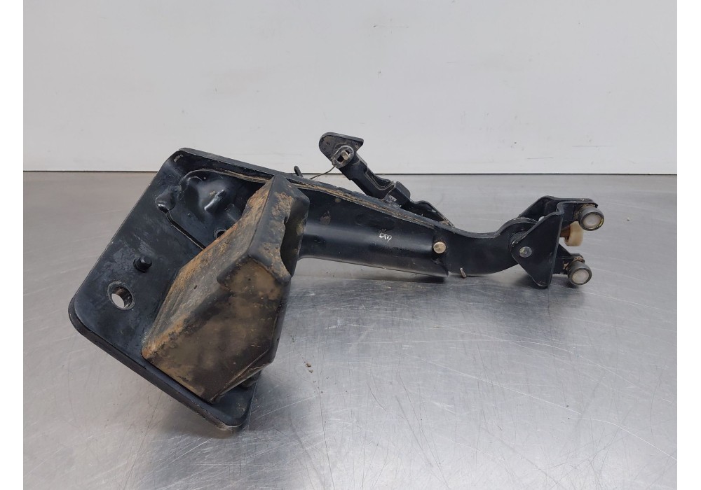 Recambio de soporte / guia puerta corredera para renault master iii furgón referencia OEM IAM   