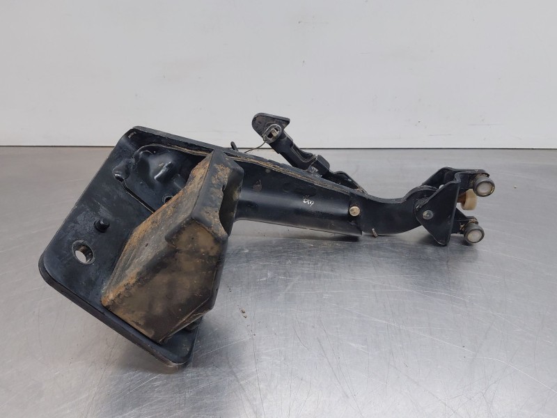 Recambio de soporte / guia puerta corredera para renault master iii furgón referencia OEM IAM   