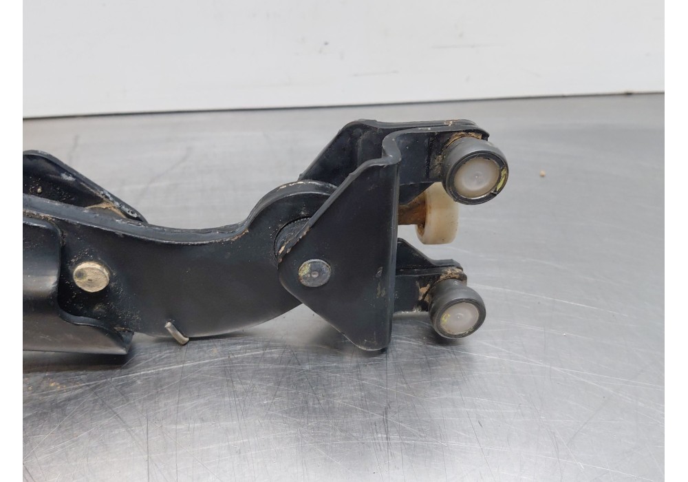 Recambio de soporte / guia puerta corredera para renault master iii furgón referencia OEM IAM   
