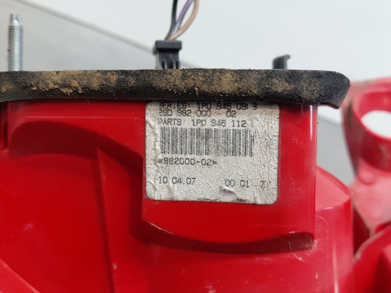 Recambio de piloto trasero derecho para seat leon (1p1) 1.9 tdi referencia OEM IAM 1P0945112C  