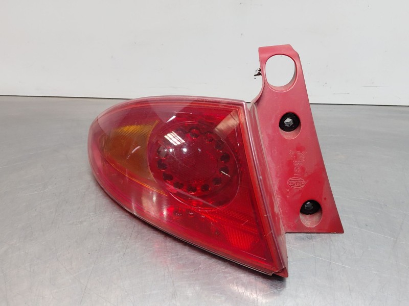 Recambio de piloto trasero izquierdo para seat leon (1p1) 1.9 tdi referencia OEM IAM 1P0945107D  