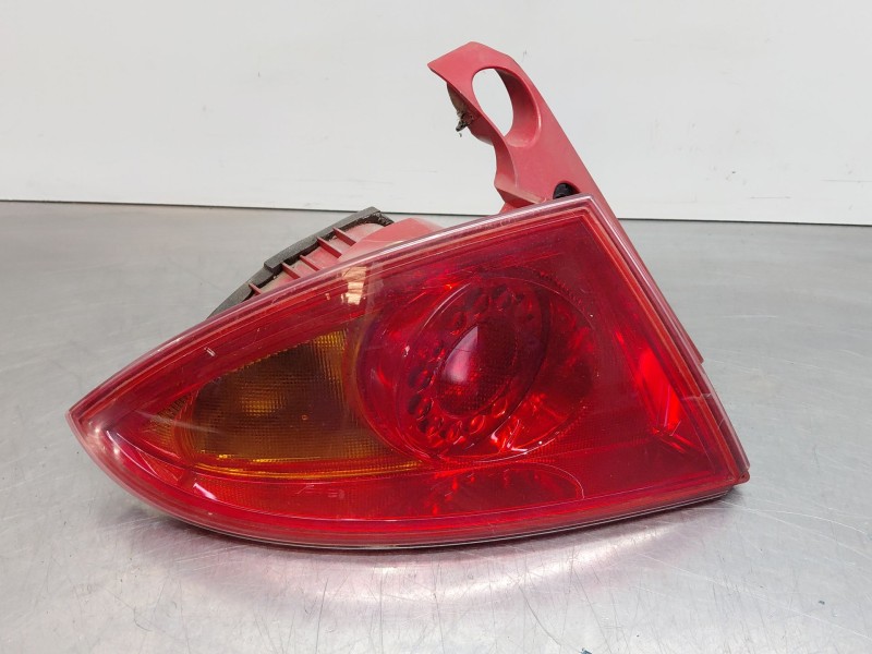 Recambio de piloto trasero izquierdo para seat leon (1p1) 1.9 tdi referencia OEM IAM 1P0945107D  