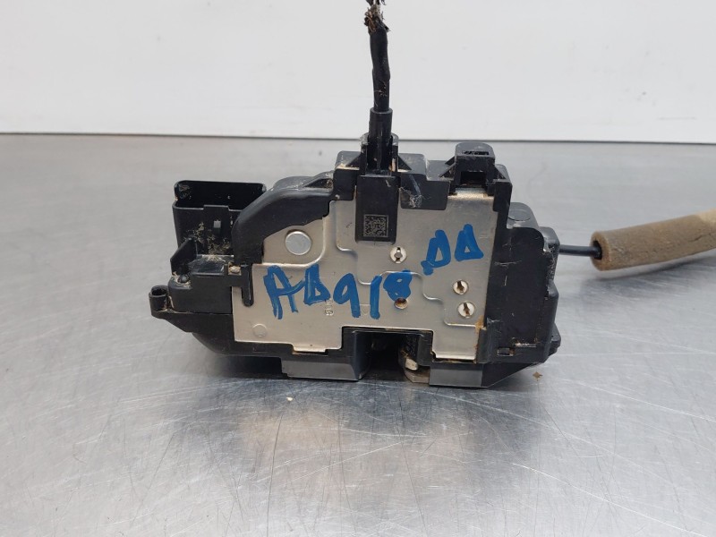 Recambio de cerradura puerta delantera derecha para renault master iii furgón referencia OEM IAM   