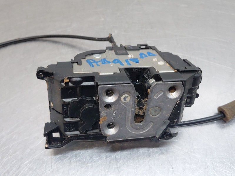 Recambio de cerradura puerta delantera derecha para renault master iii furgón referencia OEM IAM   