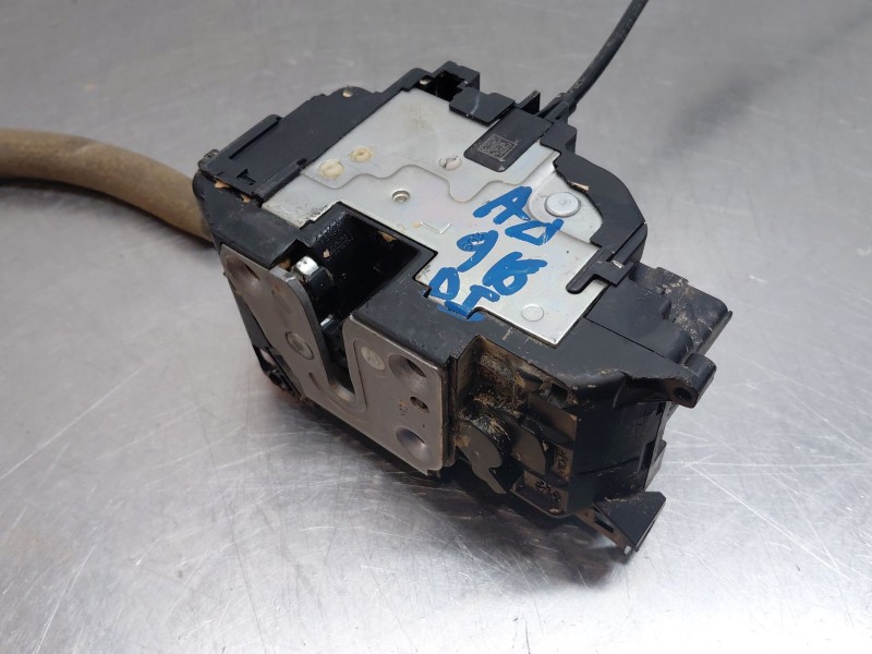 Recambio de cerradura puerta delantera izquierda para renault master iii furgón referencia OEM IAM   