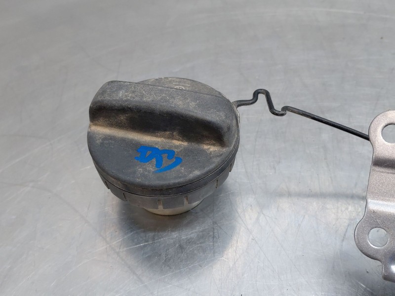 Recambio de tapa exterior combustible para toyota c-hr hybrid referencia OEM IAM 77350F4010  