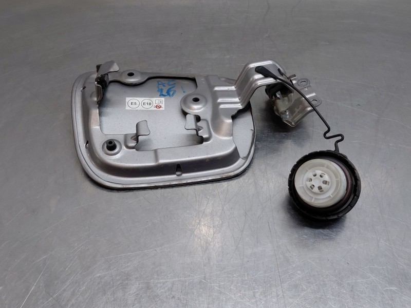 Recambio de tapa exterior combustible para toyota c-hr hybrid referencia OEM IAM 77350F4010  