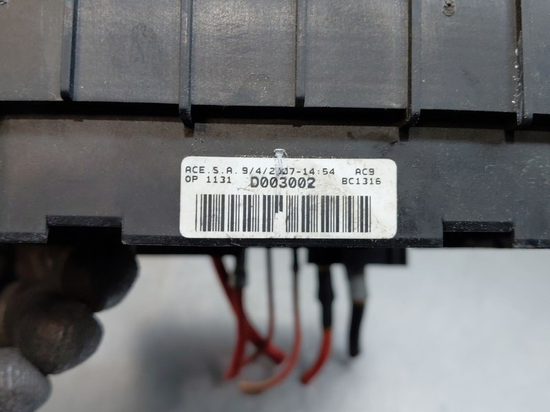 Recambio de caja reles / fusibles para seat leon (1p1) 1.9 tdi referencia OEM IAM 1K0937125A  