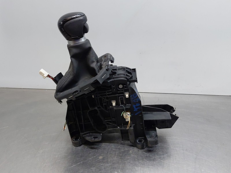 Recambio de palanca cambio para toyota c-hr hybrid referencia OEM IAM 33560F4050  
