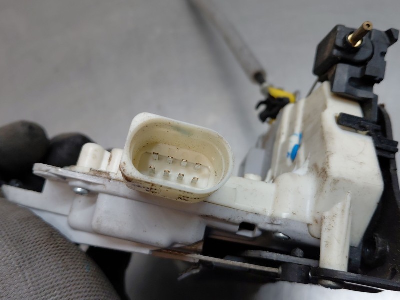 Recambio de cerradura puerta trasera izquierda para seat leon (1p1) 1.9 tdi referencia OEM IAM 1P0839015  