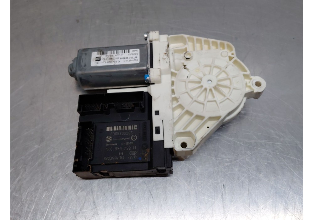 Recambio de motor elevalunas delantero derecho para seat leon (1p1) 1.9 tdi referencia OEM IAM 1T0959702LZ1F 1T0959702G 