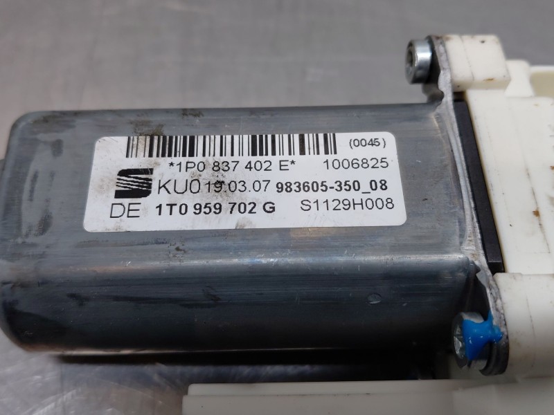 Recambio de motor elevalunas delantero derecho para seat leon (1p1) 1.9 tdi referencia OEM IAM 1T0959702LZ1F 1T0959702G 