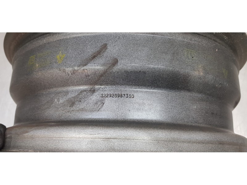 Recambio de llanta para nissan primastar cerrada referencia OEM IAM 7700307014  