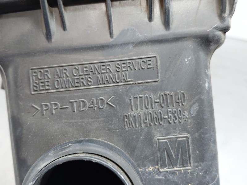 Recambio de filtro aire para toyota c-hr hybrid referencia OEM IAM 177010T140  