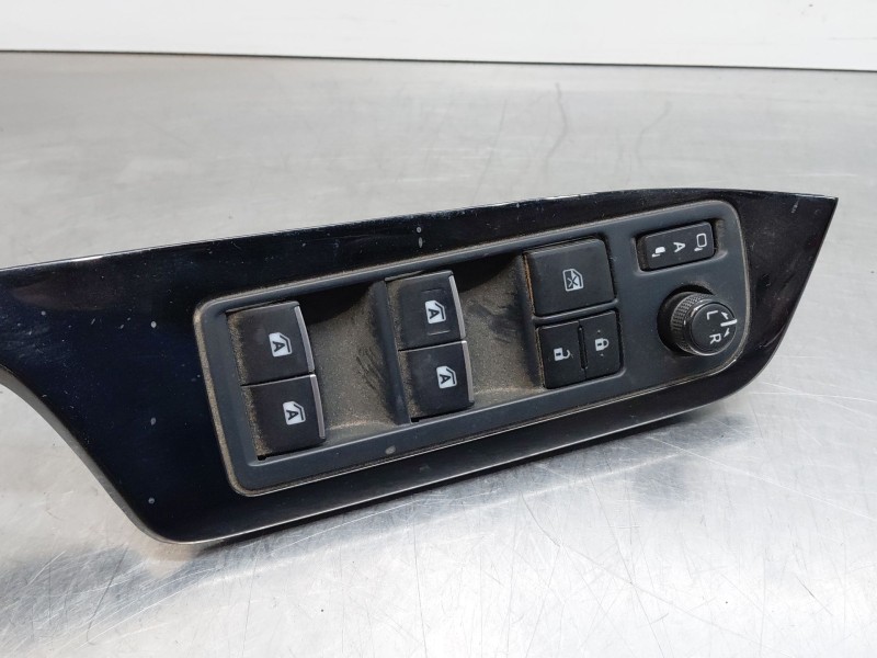 Recambio de mando elevalunas delantero izquierdo para toyota c-hr hybrid referencia OEM IAM 84040F4020  
